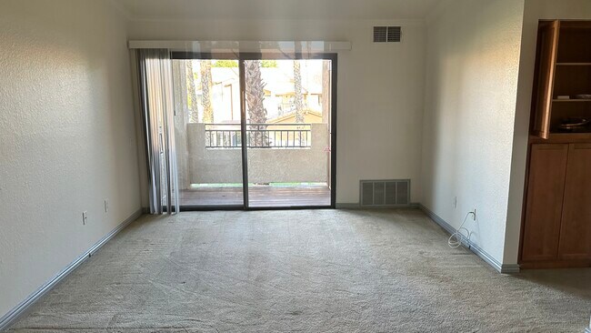 Building Photo - 78650 Avenue 42