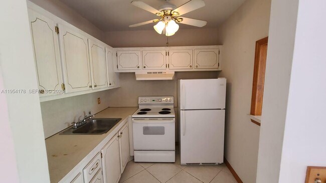 Building Photo - 135 Coventry F