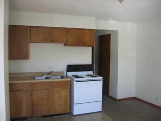  - 728 W 11th St