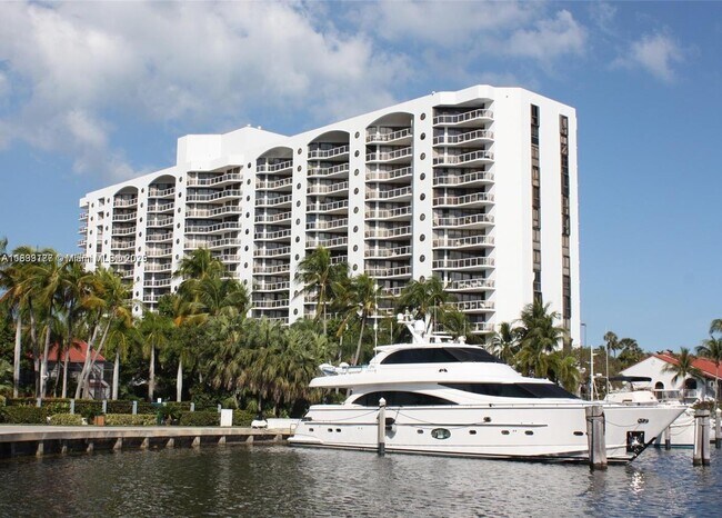Foto del edificio - 3610 Yacht Club Dr