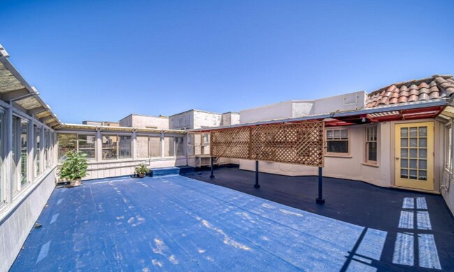 Building Photo - 3 bedroom in San Francisco CA 94116