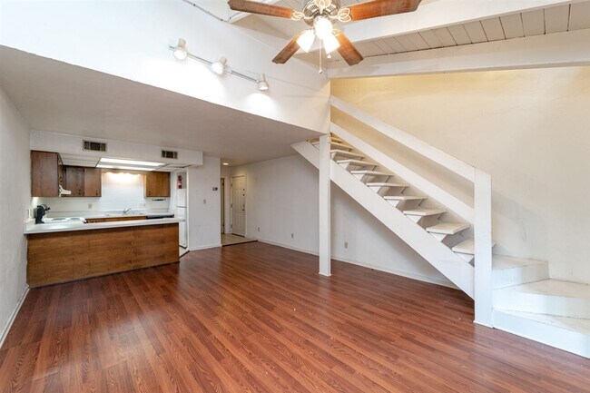 Building Photo - 1342 Rumba Ln