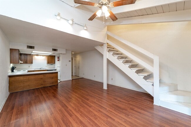 Building Photo - 1349 Rumba Ln