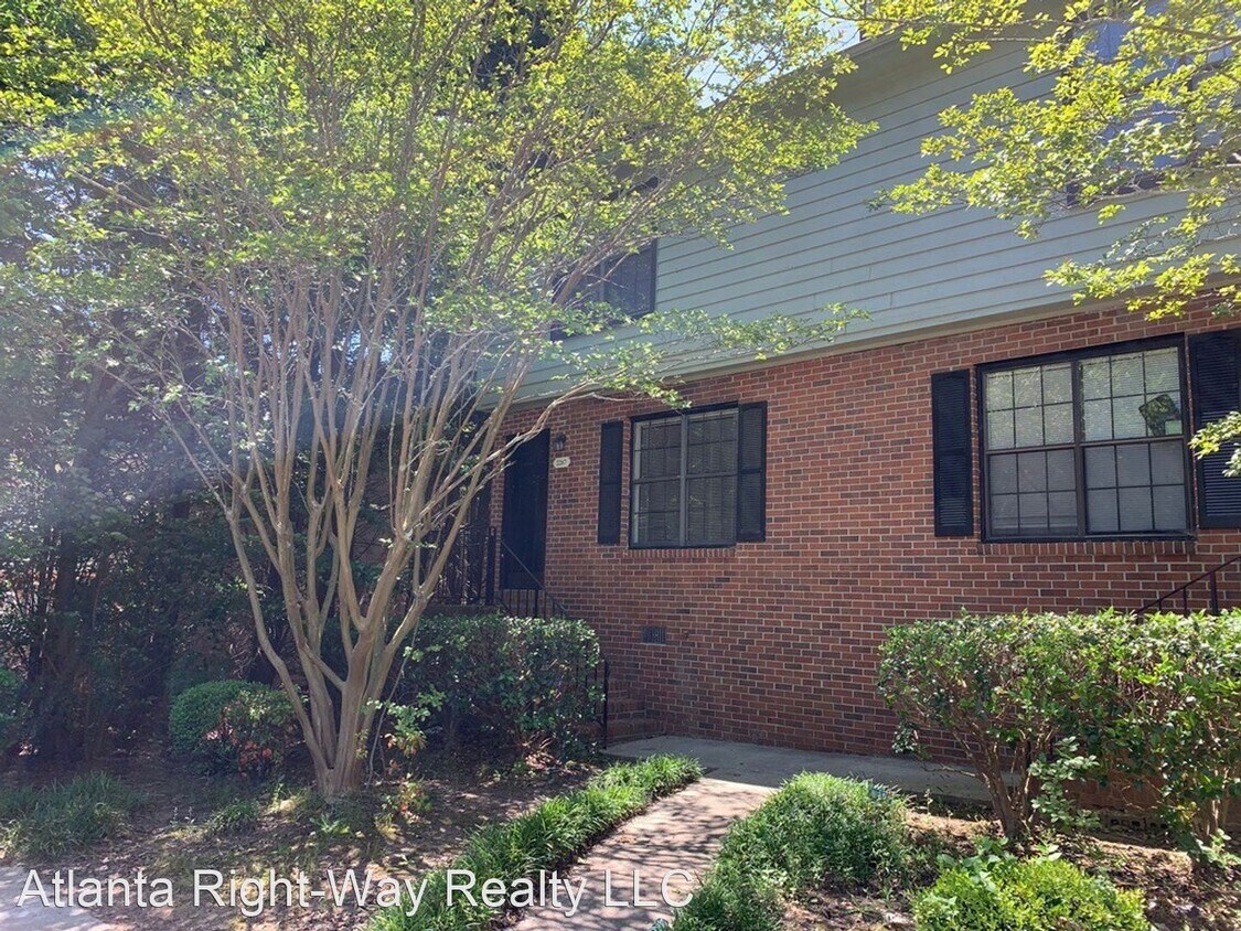 2267 Highpoint Rd, Snellville, GA 30078 Room for Rent in Snellville
