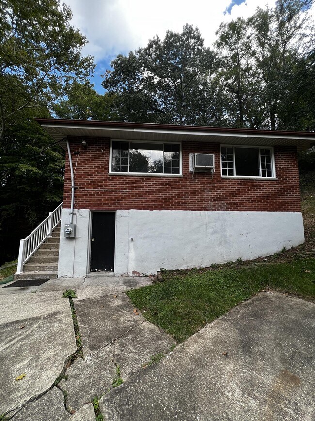 Building Photo - 407 South St