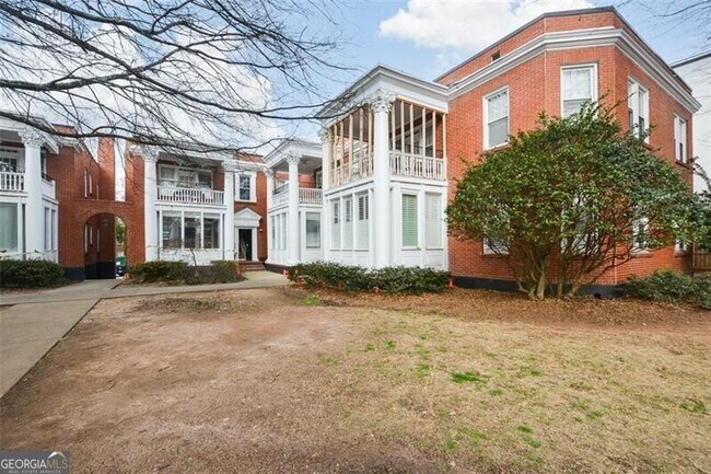 Building Photo - 878 Briarcliff Rd NE