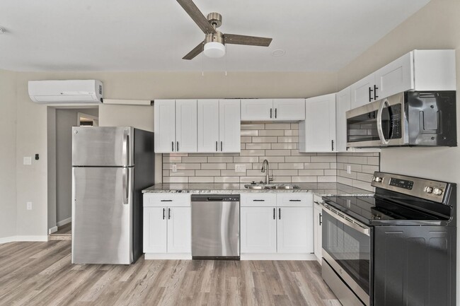 Building Photo - 741 Sullivant Ave