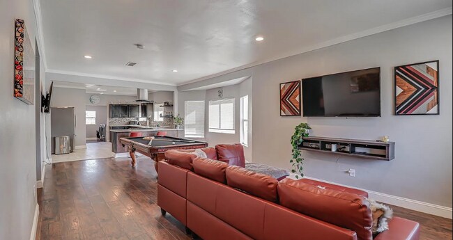 Foto del edificio - Charming 3 bedroom, 3 bath!