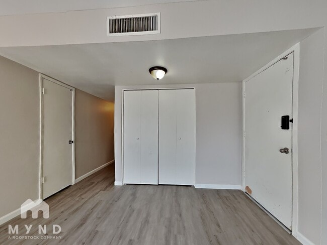 Foto del edificio - 8125 N 33rd Dr