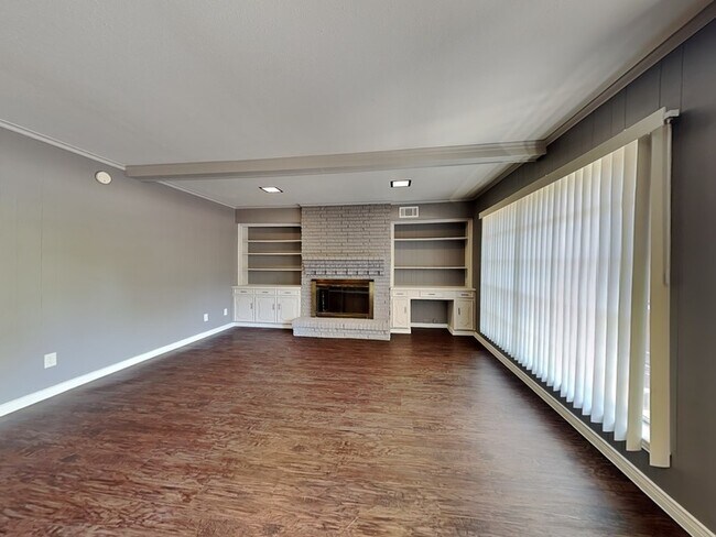 Foto del edificio - 4310 Harvest Hill Rd