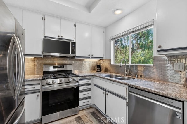 Building Photo - 30902 Club House Dr