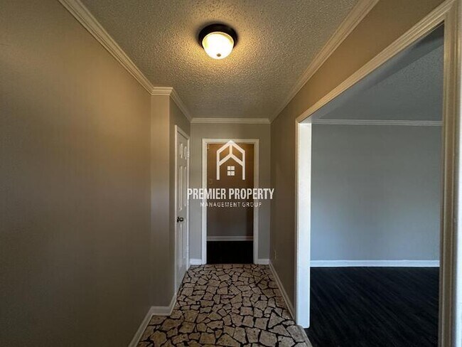 Foto del edificio - 6018 Fox Ridge Dr