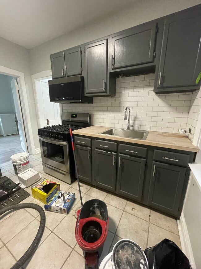 Foto del edificio - 3408 N Springfield Ave
