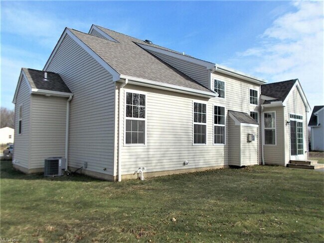 Building Photo - 33299 Canterbury Rd