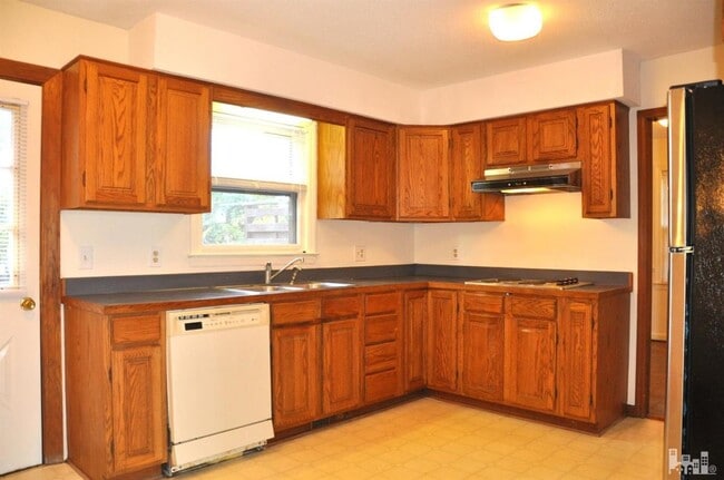 Building Photo - 421 Windward Dr