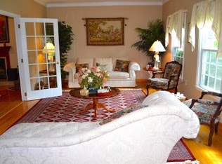 Sala de estar - 1124 Van Arsdale Dr
