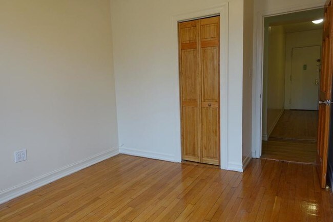 Building Photo - 715 W 172nd St
