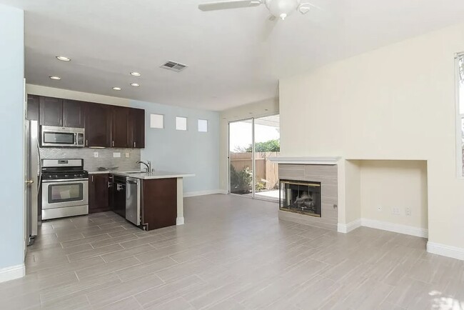 Building Photo - 9440 Questa Pointe