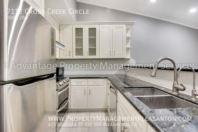 Foto del edificio - 7112 Cross Creek Cir