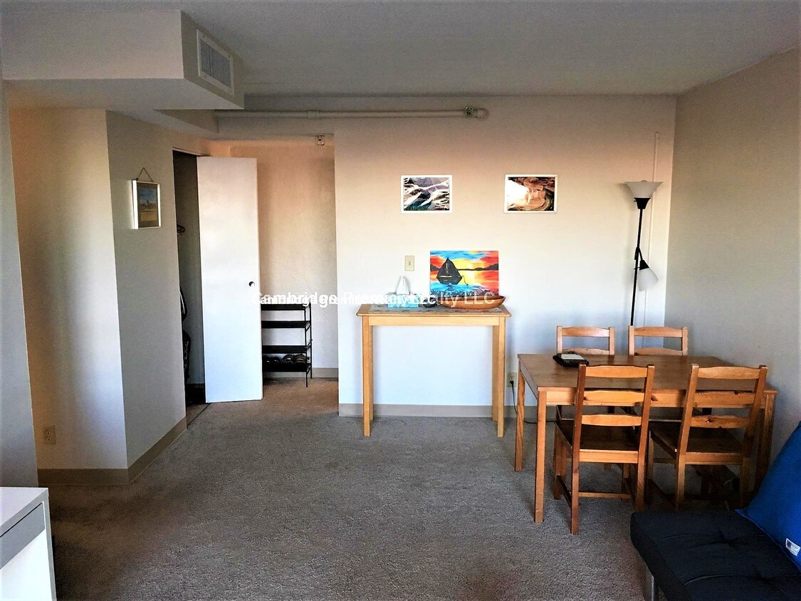 Foto principal - 810 Memorial Dr