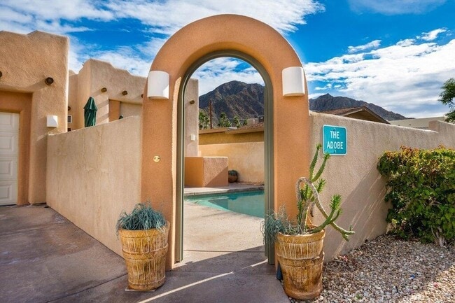 Building Photo - 53780 Avenida Herrera
