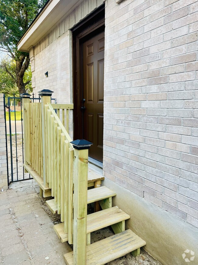 Building Photo - 2809 Anejo Dr