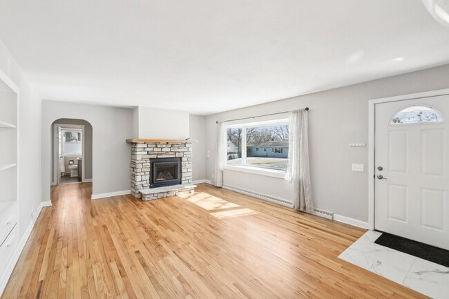 Building Photo - Updated 4-Bed 2-Bath SF Home with Lake Views & Great Entertaining Space in Monona