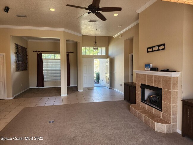 Foto del edificio - 220 Northgrove Dr