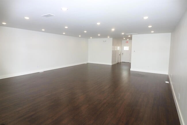 Foto del edificio - 24 S Washington Ave