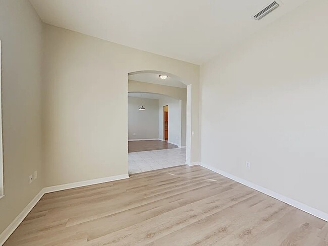 Building Photo - 37619 Tim Tam Pl