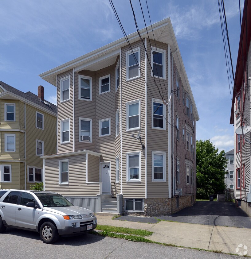 Building Photo - 179 Eugenia St