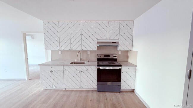 Foto del edificio - 70-40 45th Ave