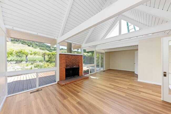 Building Photo - 81 Sotelo Way