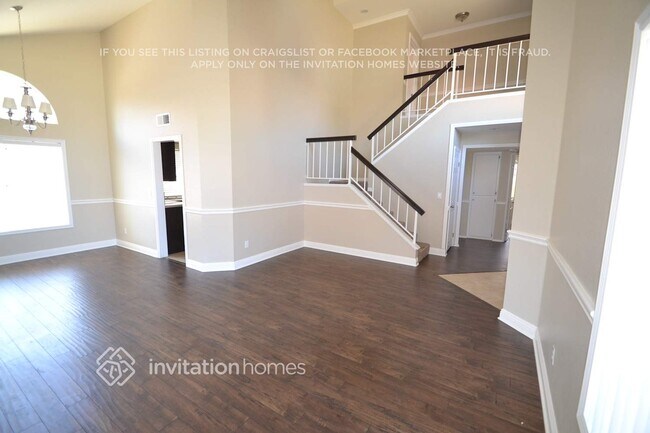 Building Photo - 3120 Crowne Dr