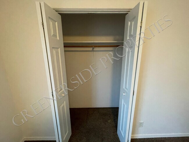 Primer dormitorio - 440 2nd Ave W