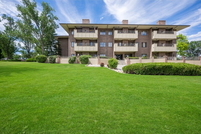 Community Exterior - The Courtyard At Lakewood Senior Apartments