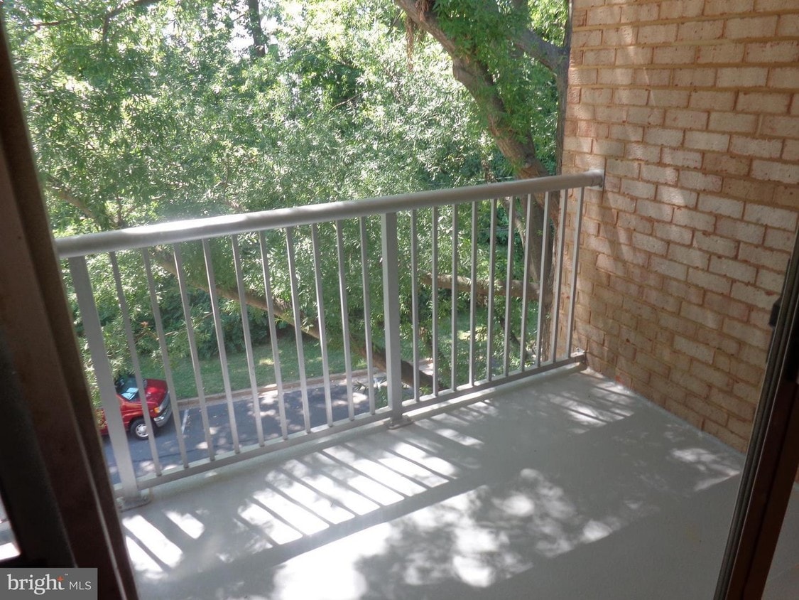 8004 Chanute Pl Unit 13, Falls Church, VA 22042 Condo for Rent in