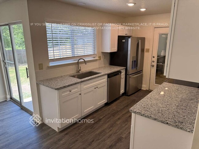 Foto del edificio - 7509 Creekfall Dr