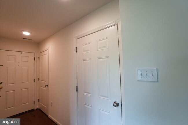Foto del edificio - 431 Williamson Ct