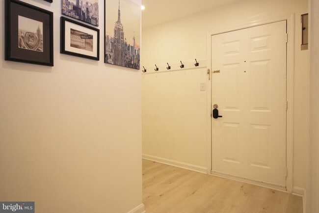 Foto del edificio - 2233 Lovedale Ln