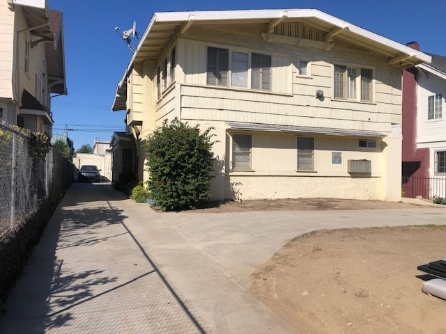 Building Photo - 1529 5th Ave