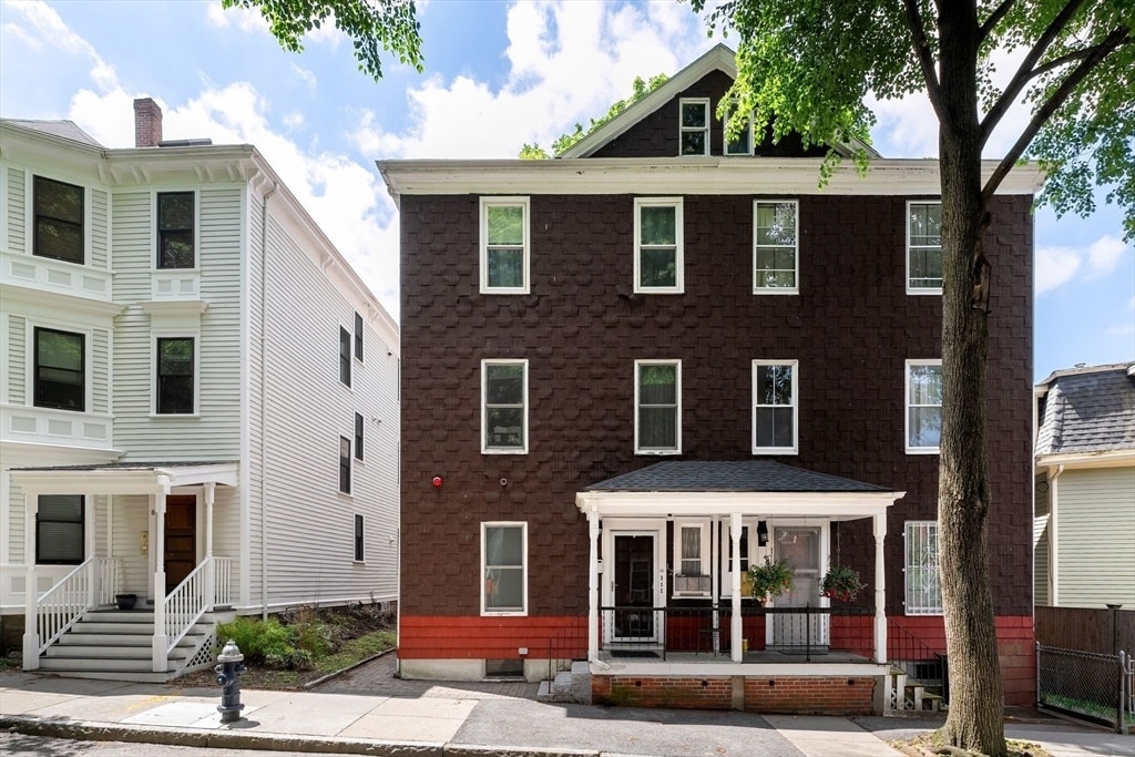 Primary Photo - 12 Perry St