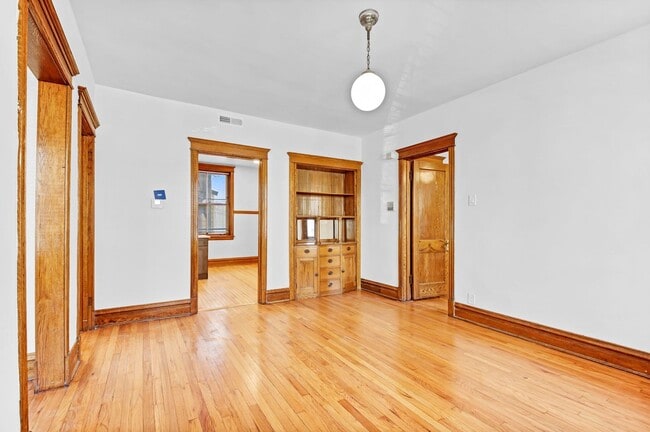 Building Photo - 3806 N Greenview Ave