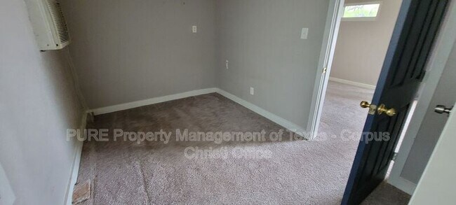 Foto del edificio - 5002 Bevly Dr