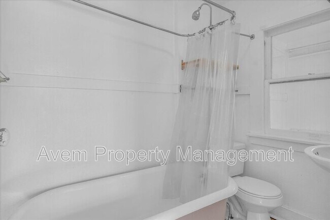 Foto del edificio - 3028 N Williams Ave