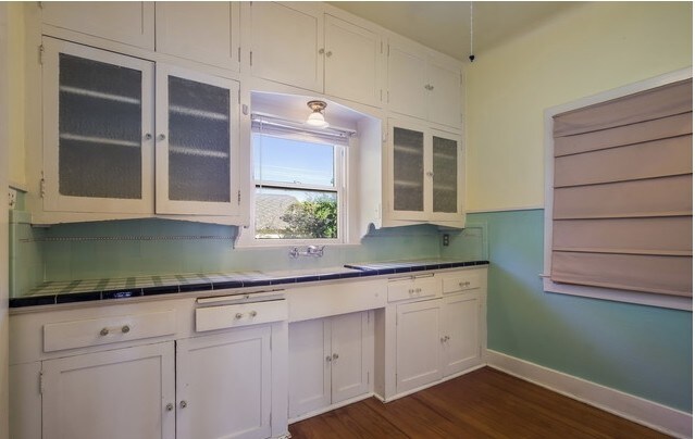 Interior Photo - 245 E Lullwood Ave