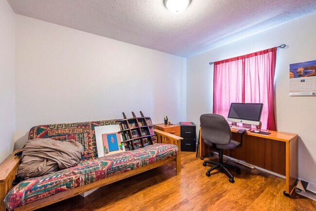 Foto del edificio - Three Bedroom Two Bath NE Heights