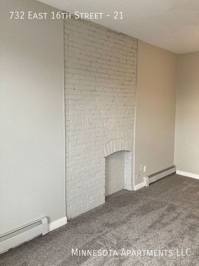 Building Photo - Newly Renovated 1 Bedroom!