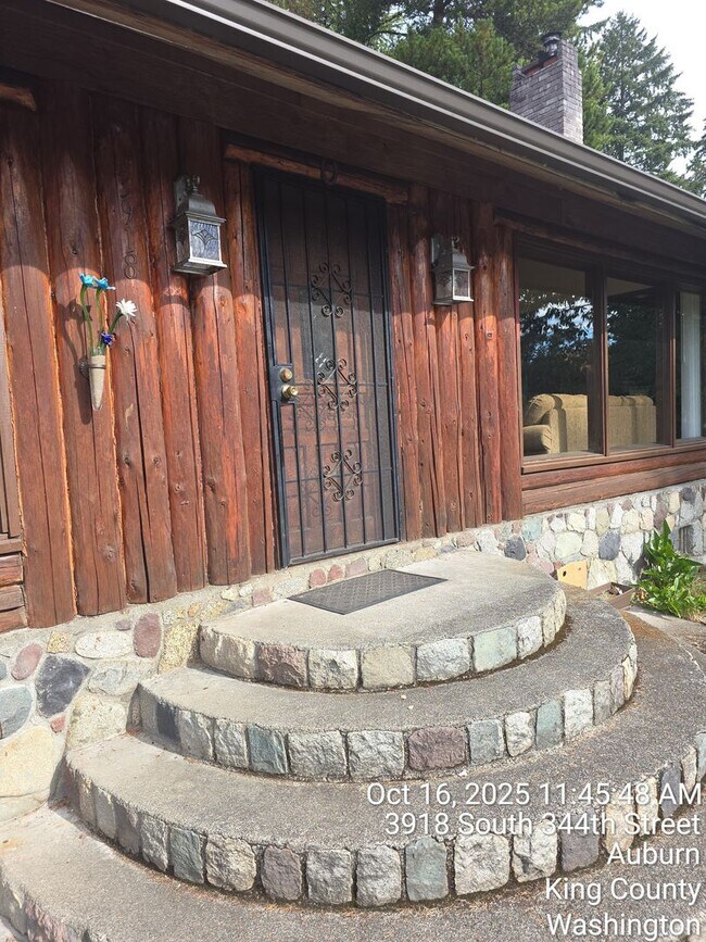Foto del edificio - Log House in Auburn ready for move in Nove...