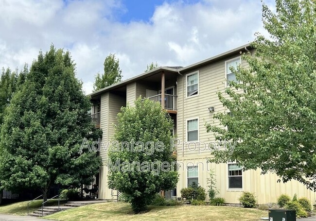 Building Photo - 522 Catron St N